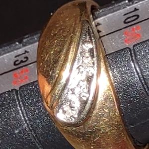 DIAMOND 10k solid gold 3 stone ring